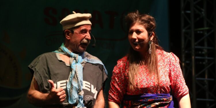 Festivalde çocuklar için çanta boyama atölyesi düzenlendi