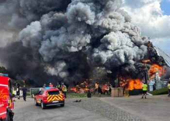 Festivale Günler Kala Korkunç Yangın! Tomorrowland Sahnesi Küle Döndü