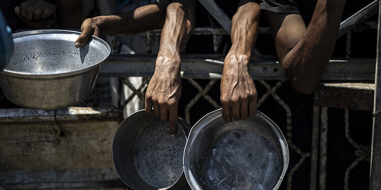 Gazze Şeridi’nde açlıktan yaşamını yitirenlerin sayısı 122’ye yükseldi