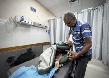 Gazze’de son 24 saatte 4’ü çocuk 15 Filistinli daha açlıktan hayatını kaybetti