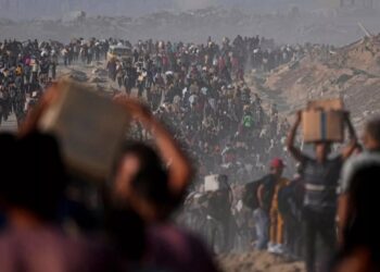 Gazze’ye yardım dağıtan vakfın güvenlik görevlisi BBC’ye konuştu: “Yardımı yavaş alıyorlar diye kadınlar ve çocuklar makineli tüfekle tarandı”