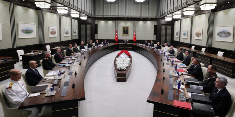 Gündemde orman yangınları, çözüm süreci ve YPG var