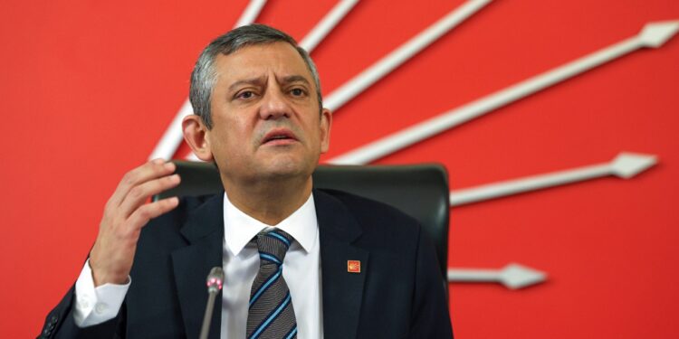 İktidara Yakın Yazar Geri Adım Atmadı: Komisyon Davetine 'İmamoğlu Resti' İddiası