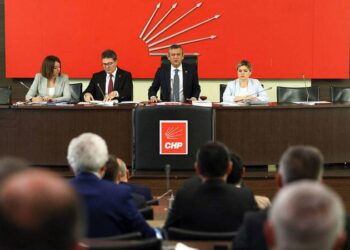 İktidarın yapması gereken demokratik bir yarışta karşımıza çıkmaktır!