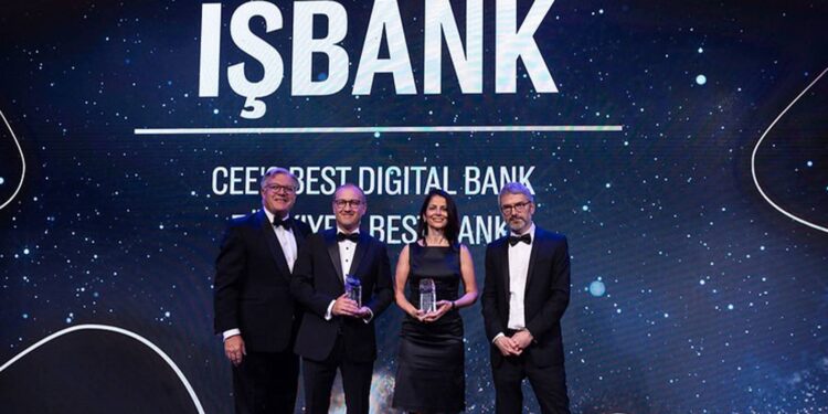 İş Bankası’na Orta ve Doğu Avrupa’nın en iyi dijital bankası ödülü