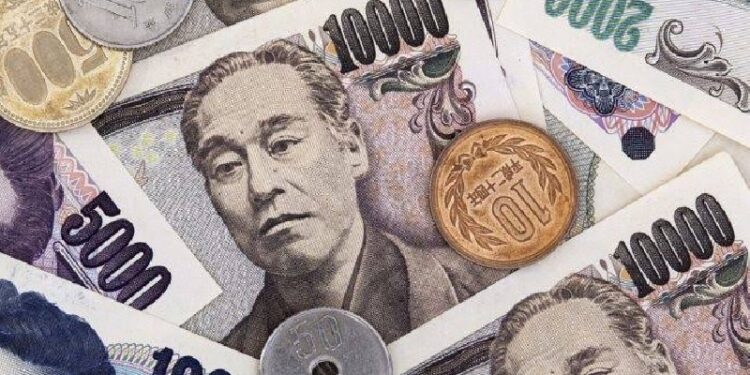 Japon Yeni, ticaret anlaşmaları ve siyasetteki belirsizlikler nedeniye dalgalı seyrediyor