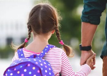 Kadınları Güçsüzleştirme Projesi Temelden Başlıyor: 720 Bin Kız Çocuğu İçin İlkokuldan Sonrası Yok