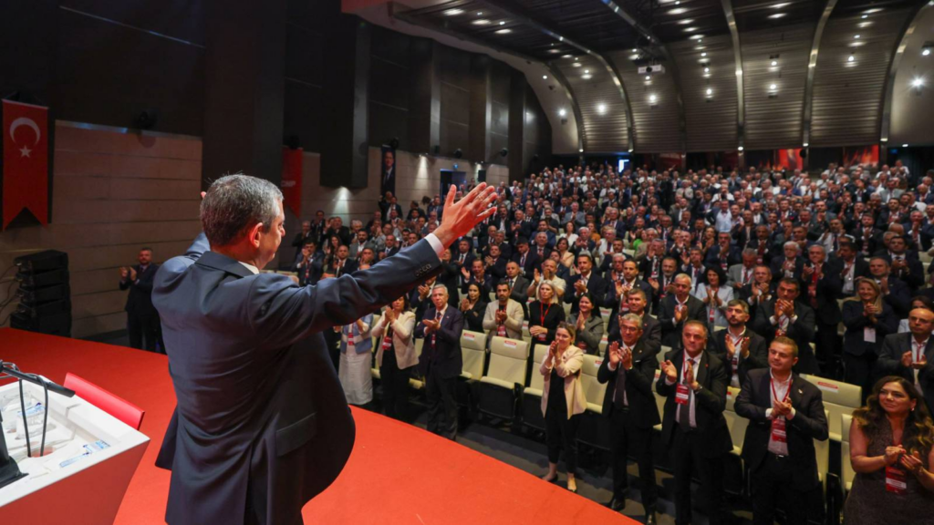 Karşımızda gözü dönmüş bir iktidar var, bize savaş ilan ettiler ve bazı arkadaşlarımız esir alınıyor