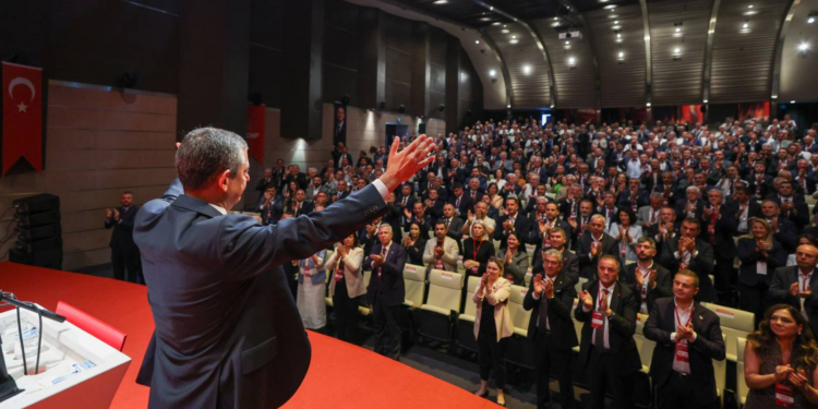 Karşımızda gözü dönmüş bir iktidar var, bize savaş ilan ettiler ve bazı arkadaşlarımız esir alınıyor