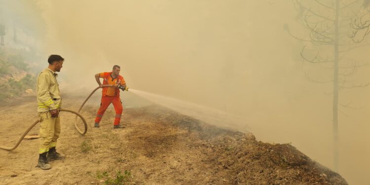 Kimisi temizlik yaparken, kimisi yatağını yakmaya çalışırken yangına neden olmuş!