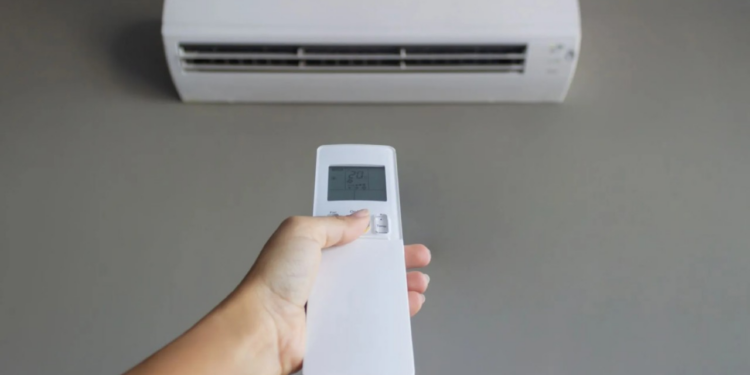 Klimayı Açmadan Önce Bu Tuşa Basın: Etkisini Katlıyor, Elektrik Faturasını Düşürüyor!