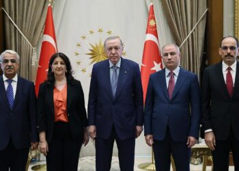 Külliye'de Kritik Zirve: Cumhurbaşkanı Erdoğan-İmralı Heyeti Görüşmesi Sona Erdi