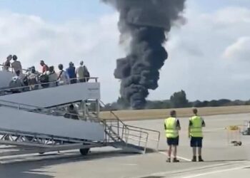 Londra'da Düşen Uçakta 4 Kişi Öldü