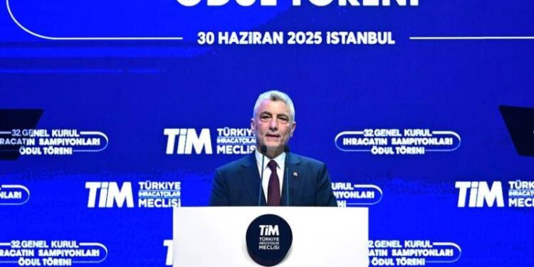 Mal ve hizmet ihracatında yıl sonu hedefi 390 milyar dolar