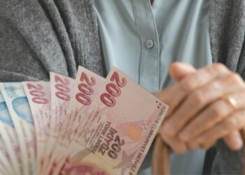 Meclis Komisyonu'ndan Geçti: En Düşük Emekli Maaşı 16 Bin 881 TL’ye Yükseldi