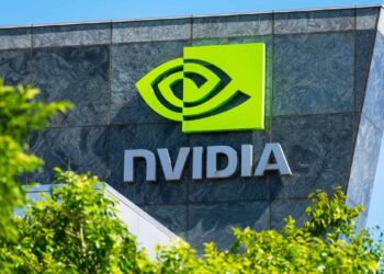 Microsoft ve Apple gibi devleri geçerek tarihte 4 trilyon dolarlık değere ulaşan ilk şirket, yapay zekâya çip üreten NVIDIA oldu!