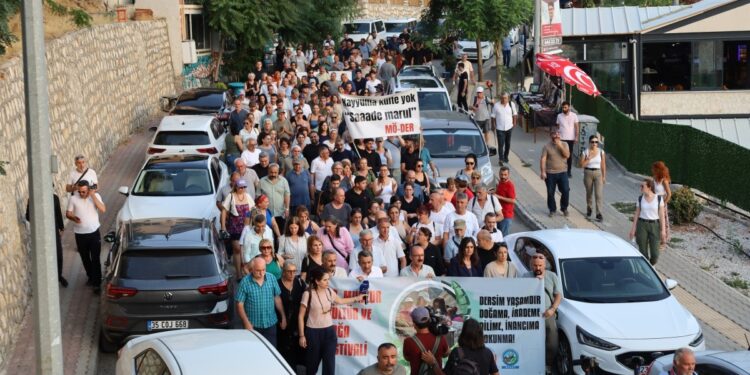 Munzur Festivali’nde panel ve yürüyüş