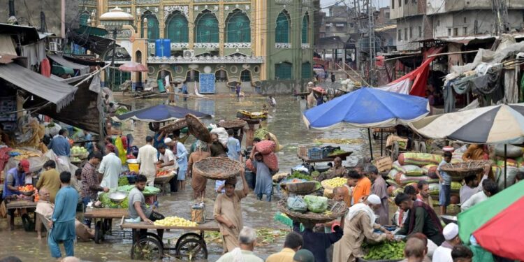 Muson Yağmurları Pakistan’ı Vurdu: 266 Ölü, 633 Yaralı