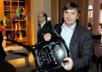 Nobel ödüllü fizikçi Hollanda vatandaşlığından çıkarıldı