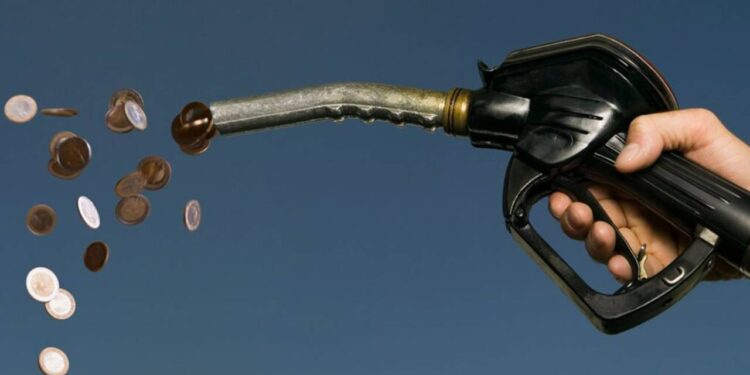 ÖTV Zammı Pompayı Yaktı! İşte İstanbul, Ankara, İzmir'de Güncel Akaryakıt Fiyatları