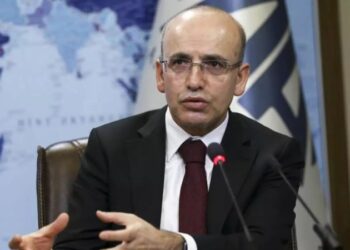 Önümüzde Türkiye'nin ekonomide yol ayrımında olduğunu gösteren çok emare var