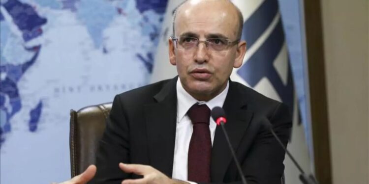 Önümüzde Türkiye'nin ekonomide yol ayrımında olduğunu gösteren çok emare var