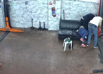 Oto Tamircide Levyeli Dehşet! Saniye Saniye Kaydedildi