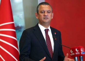 Özel'den AKP'lilere 'CHP'ye Üye Olun' Çağrısı: 'Demokrasiye İmrenen Tüm AKP'lileri Davet Ediyorum'