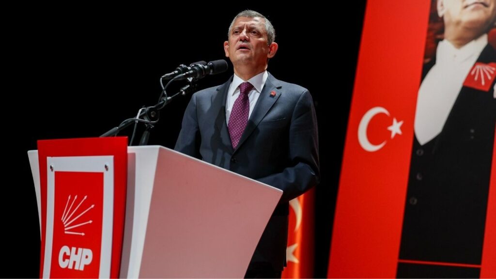 Özgür Özel'e Sahneden İner İnmez Soruşturma