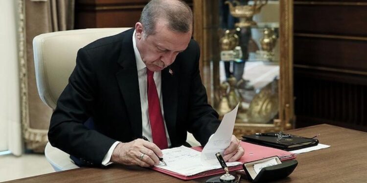 Resmi Gazete'de Yayımlandı: Sağlık Bakanlığı ve 4 Üniversiteye Yeni Atamalar
