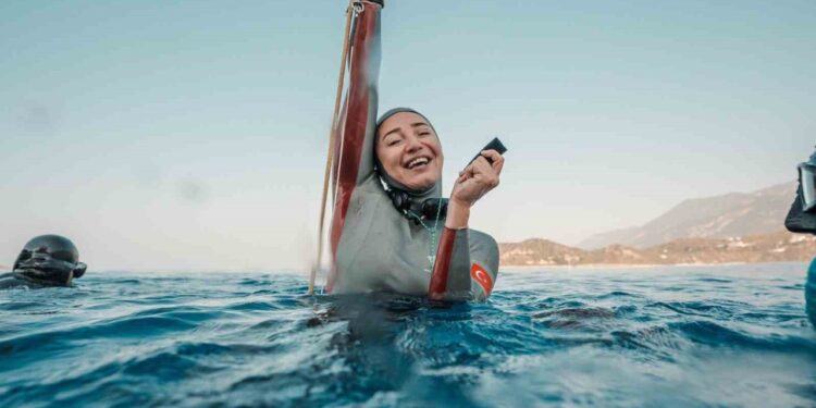 Şahika Ercümen’den Kaş’ta Madalya Yağmuru: Tüm Kategorilerde Zirvede