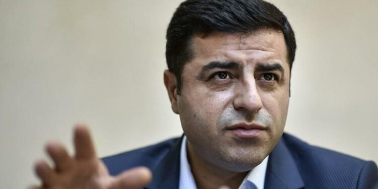 Selahattin Demirtaş'tan Silah Bırakmaya İlişkin İlk Açıklama: 'Kaybeden Olmadı, Olmayacak'