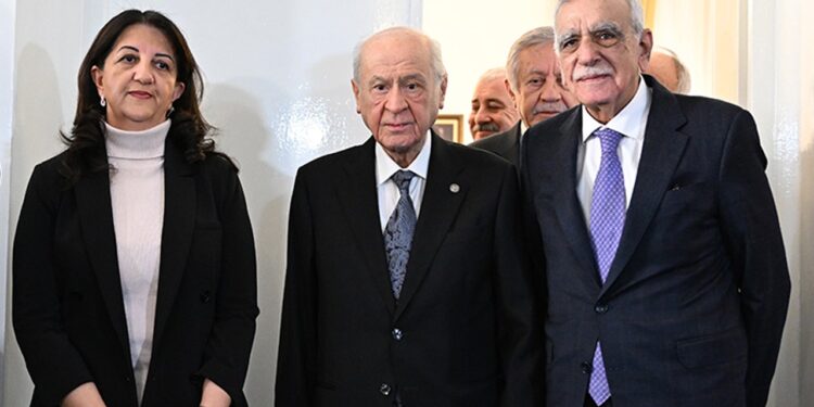 Silah Bırakma Sonrası Bahçeli'den İmralı Heyeti'ne 'Teşekkür' Telefonu