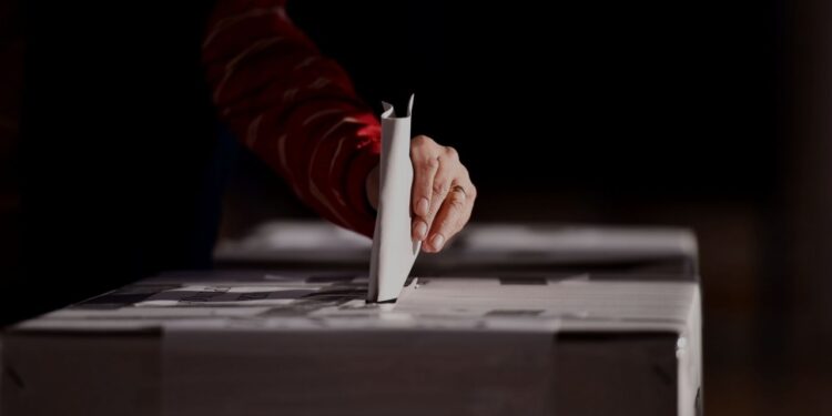 Son Ankette Dikkat Çeken Sonuç, AKP’yi Yere Çeken Sorun Ne? İktidara Yakın Yazar 'Çare Bulmaları Lazım' Diyerek Açıkladı