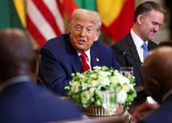 Sosyal Medya Trump'ın Yeni Gafını Konuşuyor: Liberya Başkanının İngilizcesini Övdü, Olanlar Oldu...