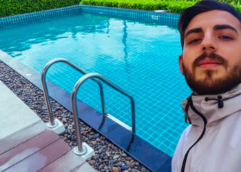 Tatil Kabusa Döndü: Havuza Atlayan Genç Futbolcunun Boynu Kırıldı