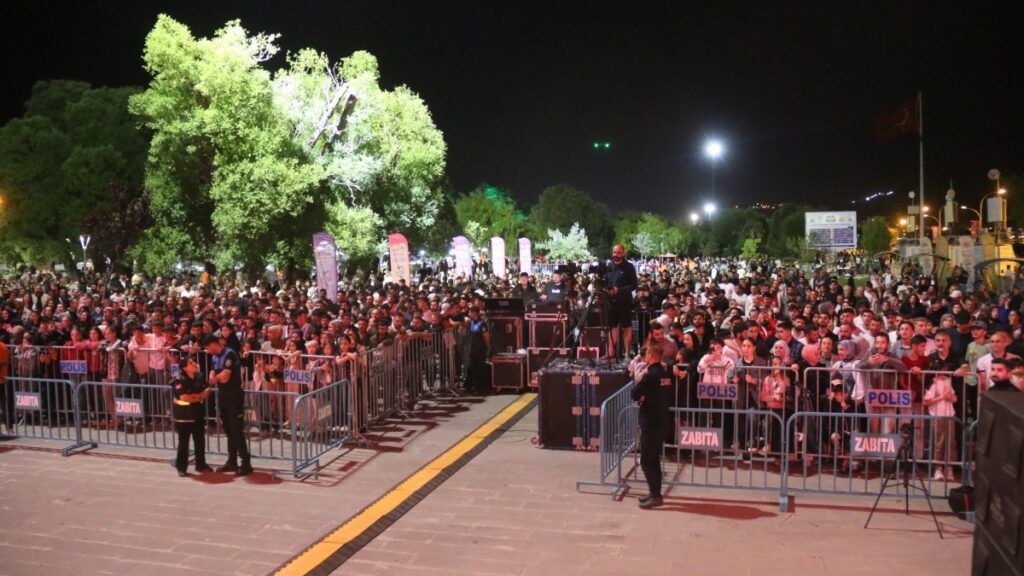 Tatvan festivali: Biz kadınlar sürece hazırız