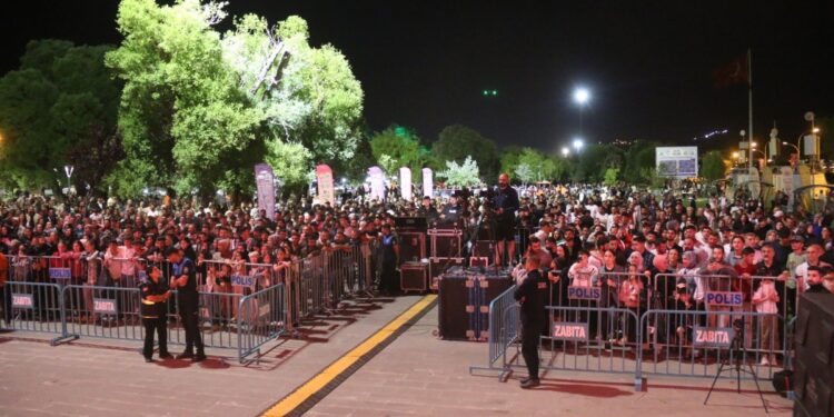 Tatvan festivali: Biz kadınlar sürece hazırız