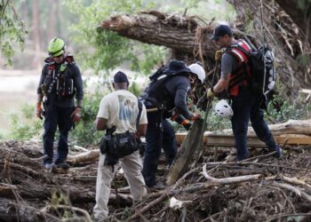 Teksas Felaketi Yaşıyor! Ölü Sayısı Arttı, Kayıp Çocuklar Aranıyor... 'Tehlike Henüz Geçmedi'