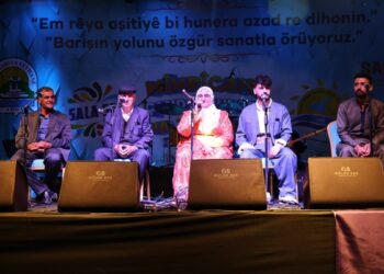 Tetwan'da dengbêjler sahne aldı