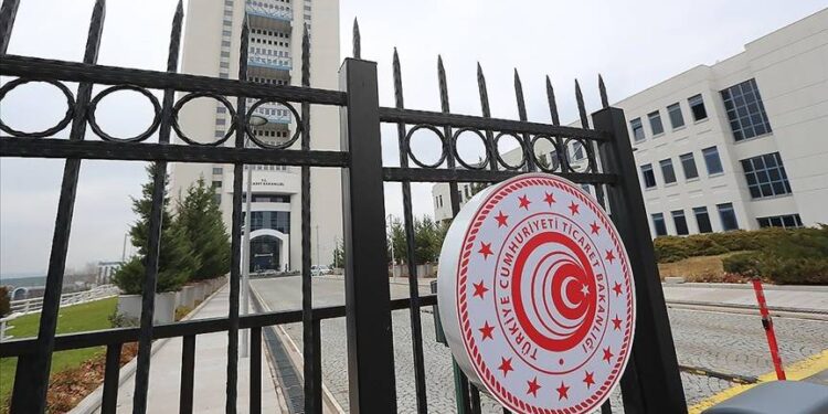 Ticaret Bakanlığı'ndan "indirimli satış" tanıtımı yapan satıcılara uyarı