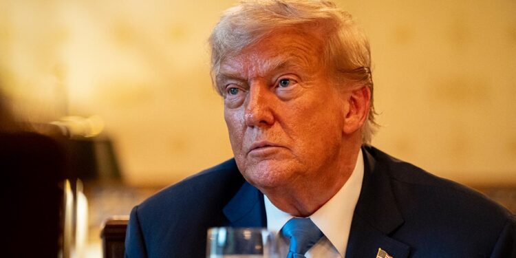 Trump’tan Yeni Ticaret Hamlesi! 12 Ülkeye Rest