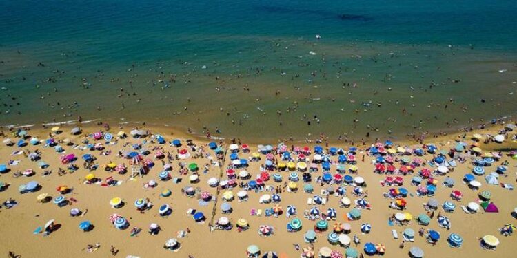 Türkiye'nin yüzde 57,4'ü bir haftalık tatil masrafını karşılayamıyor