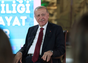 Tütün ve alkol başta olmak üzere gençlerimizi zararlı alışkanlıklardan kurtarmak öncelikli görevimiz