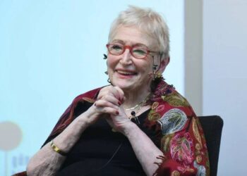 Ünlü Edebiyatçı Pınar Kür Hayatını Kaybetti