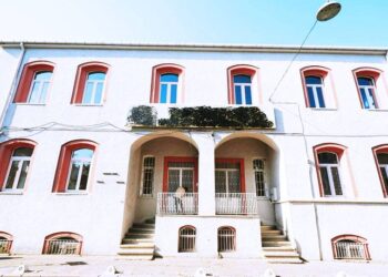 Üsküdar Belediyesi, önceki dönemde Ensar Vakfı’na bedelsiz tahsis edilen binayı geri aldı