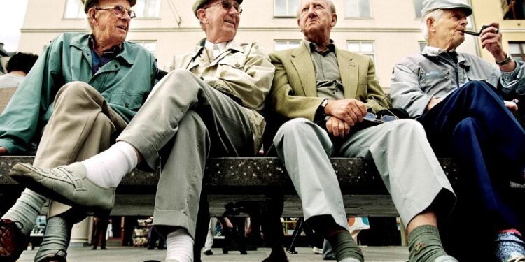 Yaşlı nüfus ileride daha fazla çalışmak durumunda kalacak