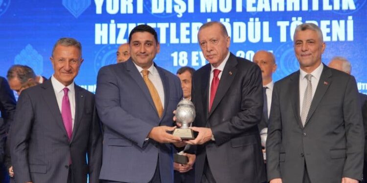 Dünya devi inşaat firması işçiye maaş ödemiyor