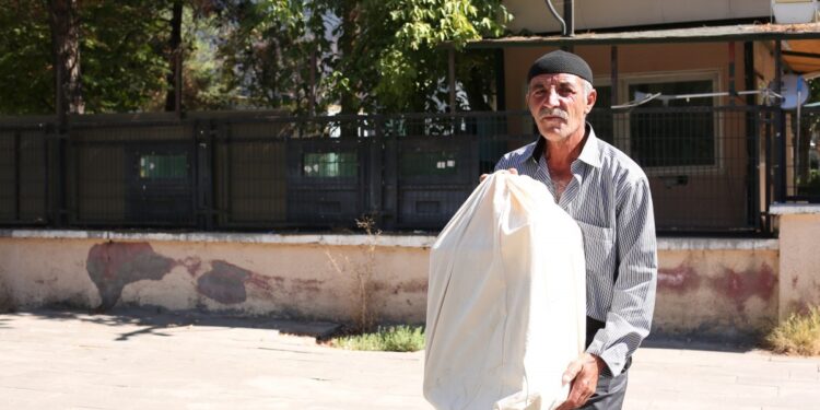 Oğlunun kemikleri kutuda teslim edilmişti: Benim gibi acı çekenler barış istiyor