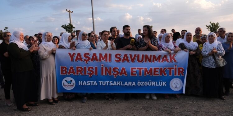 Cezaevi önünden seslendiler: Provokasyonlara karşı önlem alın